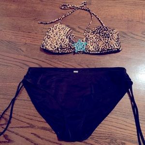Victoria’s Secret leopard print contrast bikini with jewel at the bust. Size L